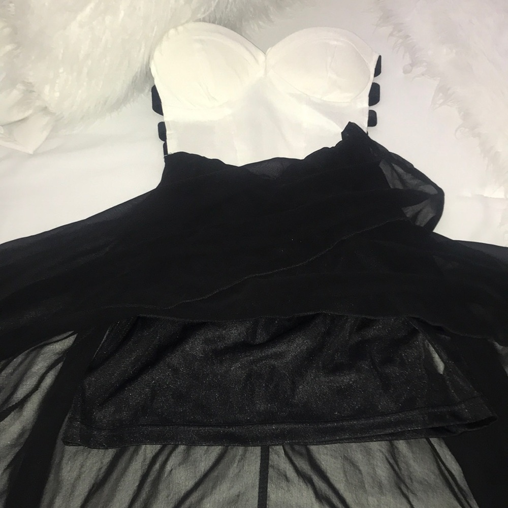 High-Low Dress 🖤 - Picture 7 of 8